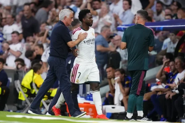 Mourinho konfirmon titullar Viniciusin ndaj Leipzigut
