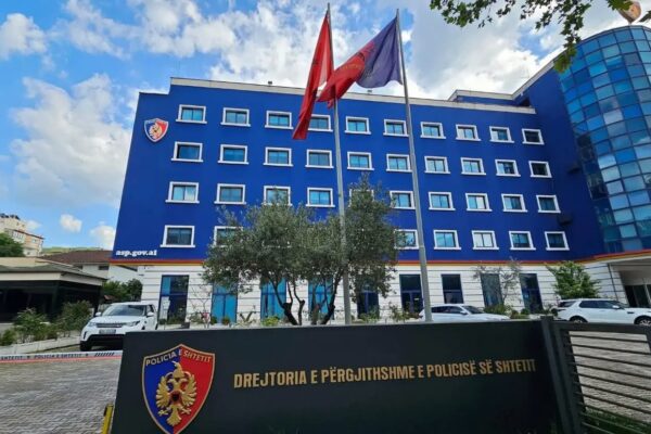 Vrasja e 66-vjeçarit në Sarandë, arrestohet në Greqi autori i dyshuar dhe një tjetër person i përfshirë në konflikt