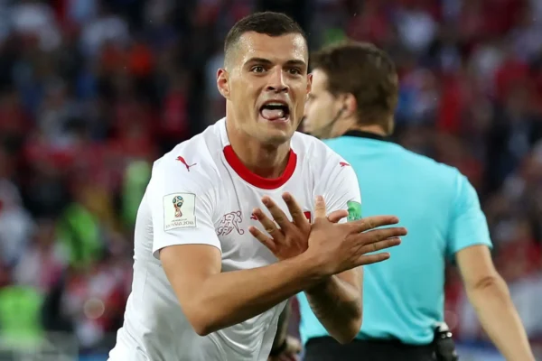 Granit Xhaka dënohet për certifikatën e falsifikuar të COVID-19
