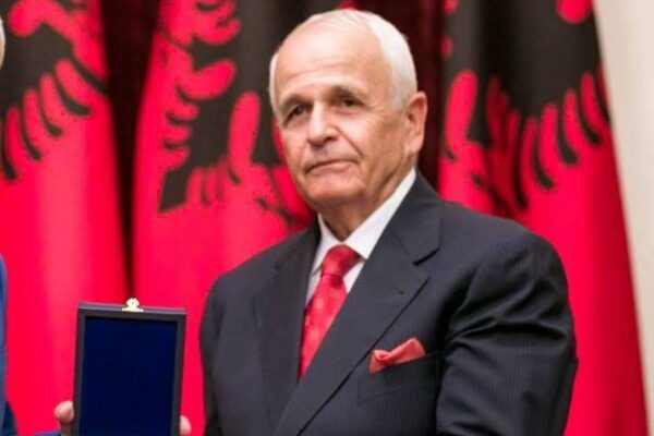 Shuhet në moshën 78-vjeçare Bashkim Zeneli, diplomati që përfaqësoi Shqipërinë në Gjermani dhe Greqi