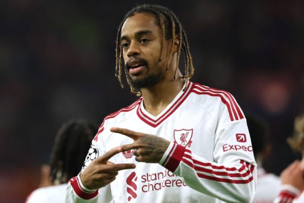 Champions League: Liverpool mbyll llogaritë që në pjesën e parë, “paqe” në Rotterdam (video)