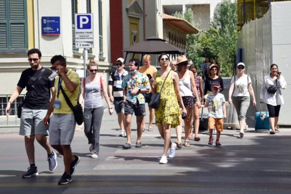 Statistikat e INSTAT: Më shumë se 10.7 milionë të huaj vizituan Shqipërinë në 9-mujorin e 2026-ës