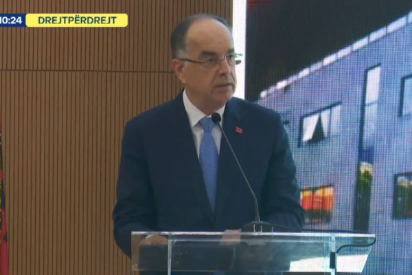 “Auditorët do t’ju formojnë si misionarë”, Begaj mesazh magjistratëve të rinj: Profesioni kërkon integritet dhe përgjegjësi