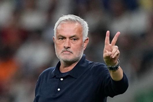 Mourinho ankohet për kalendarin e ngjeshur të ndeshjeve të skuadrës së tij