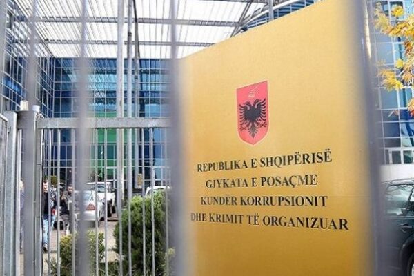 Përfituan rreth 5 mln euro përmes mashtrimit me Call Center, Apeli i GJKKO lë në fuqi dënimin me mbi 100 vite burg për grupin e Bruno Çobos