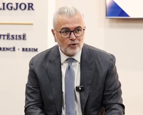82 të rinj nisin praktikën në institucionet e Drejtësisë, Gogu: T’u japim arsye për të besuar se e ardhmja ndërtohet në Shqipëri