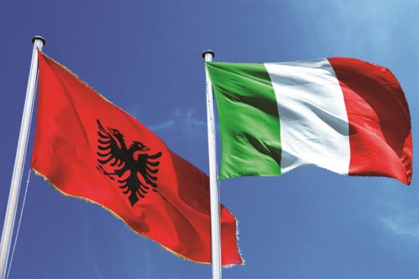 Shqipëria dhe Italia ndryshojnë marrëveshjen për lejet e drejtimit