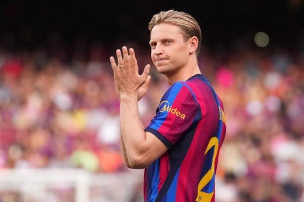 Barcelona mund ta shesë Frenkie de Jong në janar, e ardhmja e holandezit në pikëpyetje