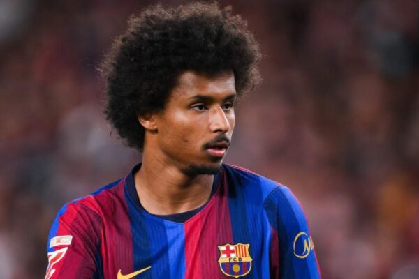Targat e Kosovës në “Camp Nou”,  Karim Adeyemi tërheq vëmendjen me veturën luksoze