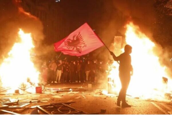 Protestat studentore prekin edhe futbollin, Ultras Egnatia bojkoton sfidën europiane