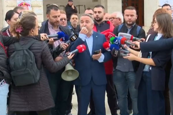 Pedagogët i bashkohen protestës së studentëve, Kovaçi: Bojkot mësimit në të gjitha universitetet deri në një njoftim të dytë