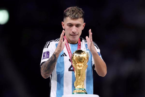 Barcelona vë në shënjestër argjentinasin kampion bote për mbrojtjen: I disponueshëm në qershor me parametrin zero