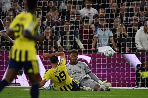 Muriqi kritikohet për humbjen e thellë të Fenerbahçes