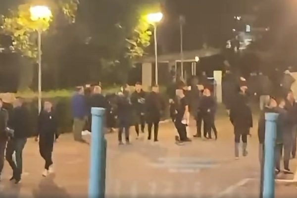 Incidenti pranë selisë blu, Koçiu: Dhuna rikthehet aty ku e ka folenë, efektivët iu përgjigjën sulmit me molotovë