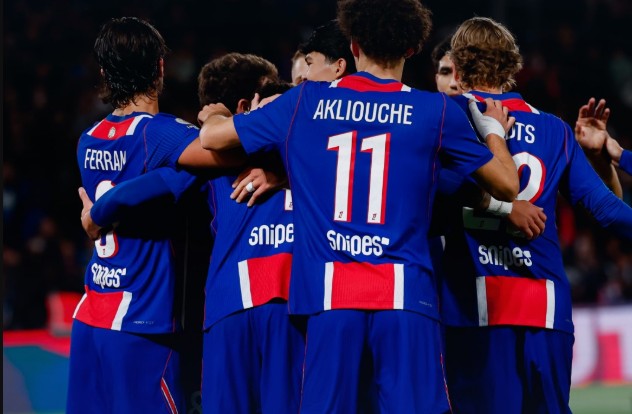 PSG bën detyrën në shtëpi, por serish larg vendit të parë