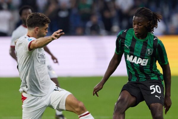 Milan humb gjurmët ndaj kreut, kuqezinjtë nuk marrin dot më shumë se një pikë ndaj Sassuolo (video)