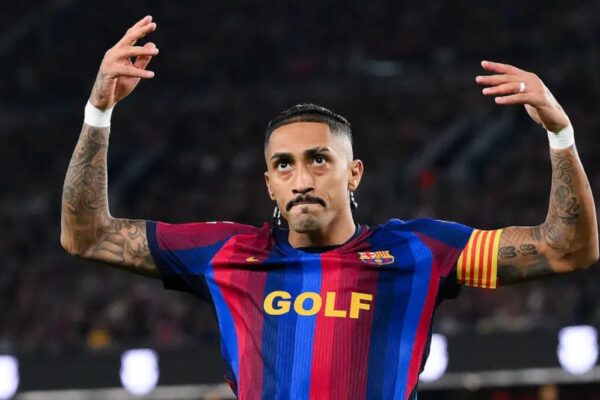 Flick zbulon kërkesën e Raphinha gjatë “El Clasico”-s, gjë që ndryshoi komplet planet e gjermanit