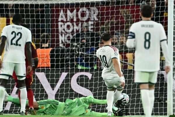 Përmbysje e çmendur në “Olimpico”. Goditjet e këndit fundosin Romën, zëvendësimet nderojnë Mourinhon dhe Real Madridin (video)