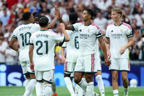 Zyrtare: Real Madridi publikon listën për El Clasicon – ylli i skuadrës mbetet jashtë