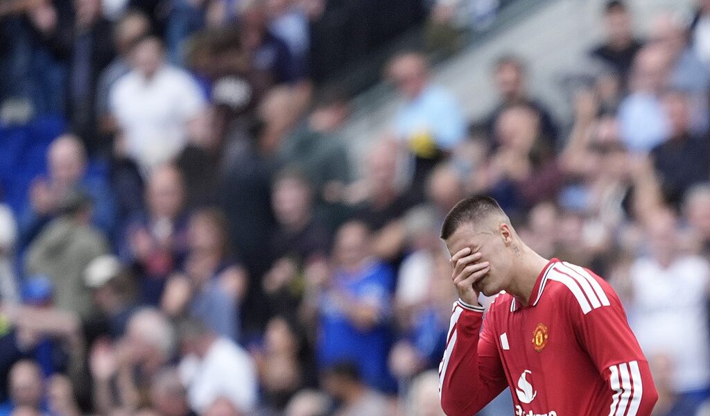 Sërish telashe për Manchester United, sulmuesi pritet të mungojë të paktën deri në janar