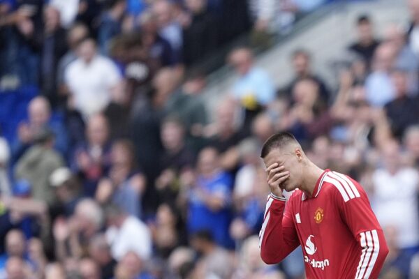 Sërish telashe për Manchester United, sulmuesi pritet të mungojë të paktën deri në janar