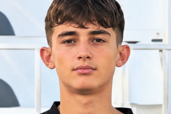 Humbi jetën në fushën e futbollit, tragjedia e të riut shqiptar sjell masa drastike në Greqi