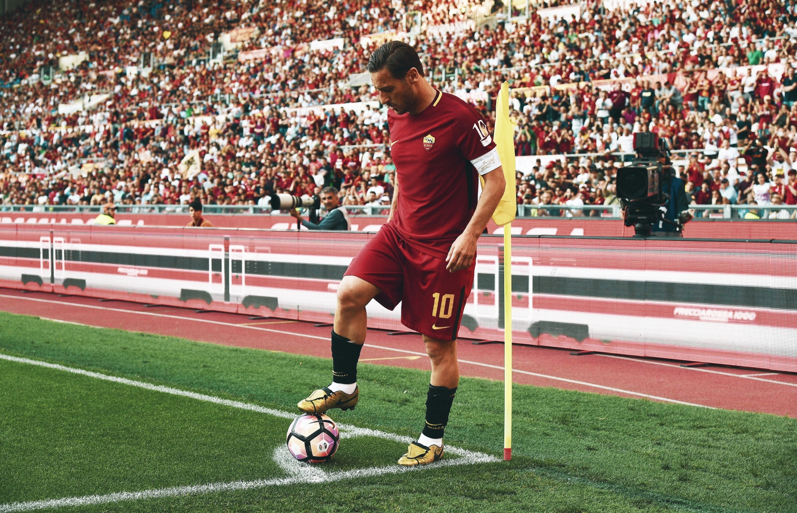 The divisive final days of Francesco Totti at Roma
