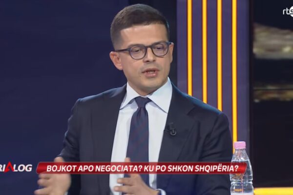 Vengu: Rinia nuk ka nevojë për deputetë e pedagogë që rishpikin veten. Shteti nuk negocion ekzistencën e vet
